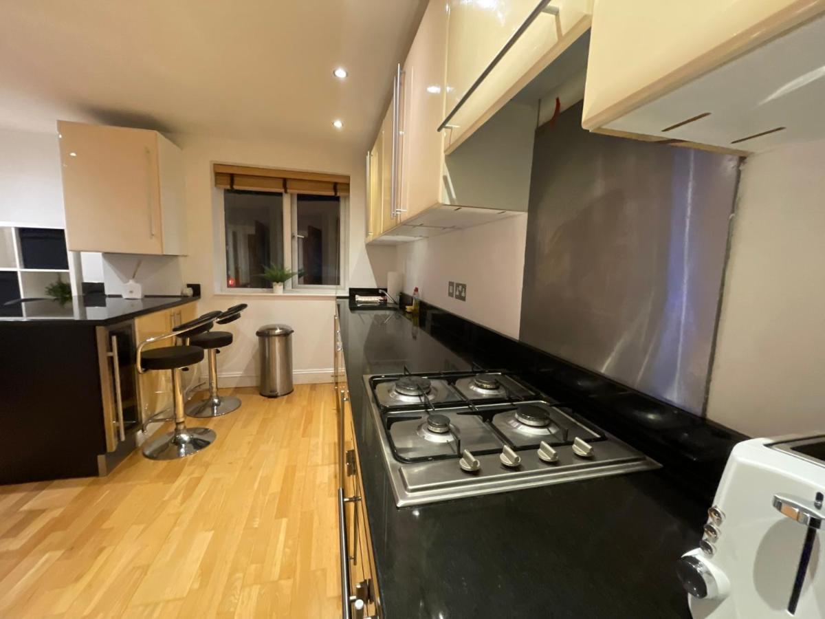 Beautiful & Luxurious Apartment In Richmond Річмонд Екстер'єр фото